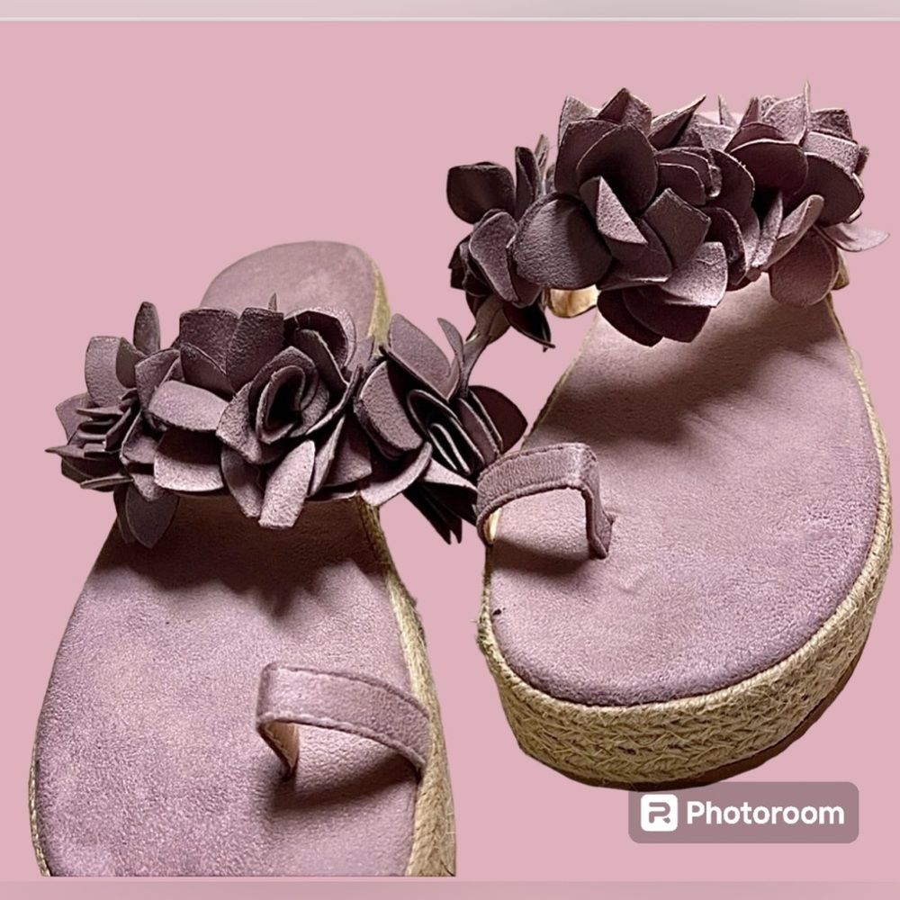 Sandals Mauve suede Sz 6.5/7   NWOT